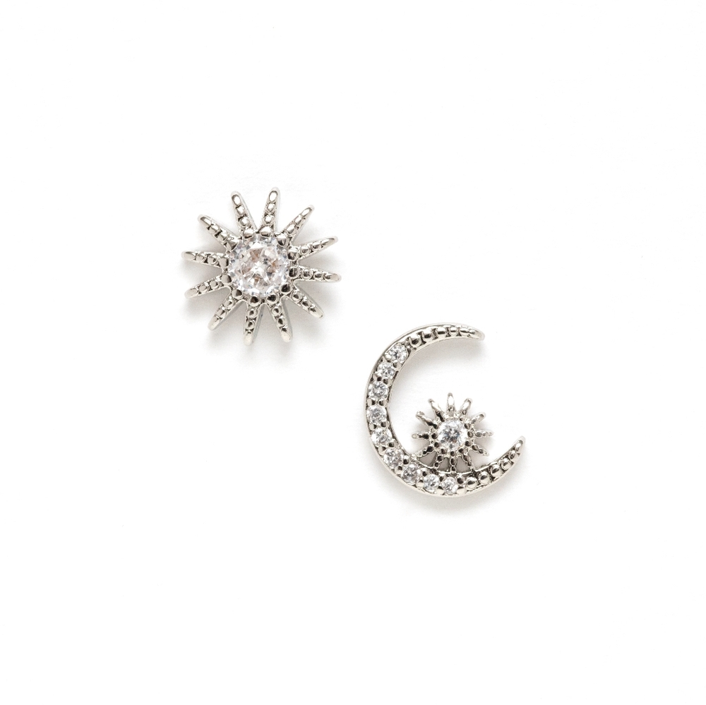 🔹️Sale🔹️ 2/$28
Celestial Silver Studs (S925) - Picture 3 of 4